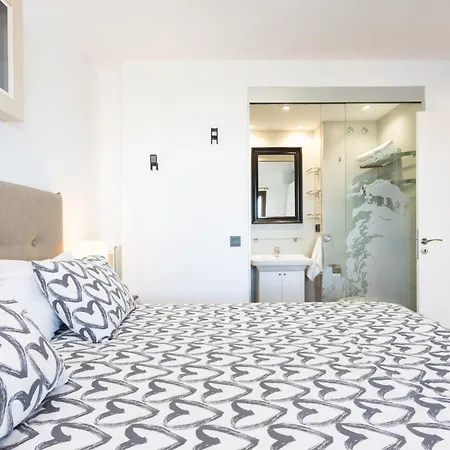 Home2book Chic Penthouse With Terrace, Cruz